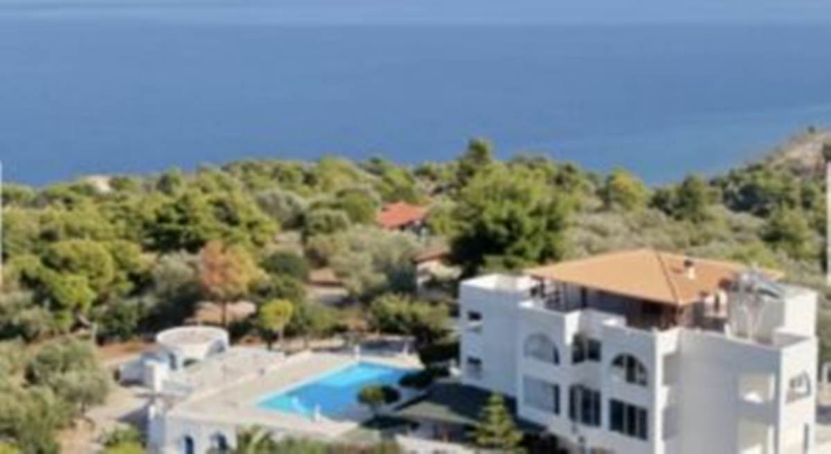 Μαραθώνας Αττικής. Πώληση Ξενοδοχείου 15 χώρων 800 Μ2.