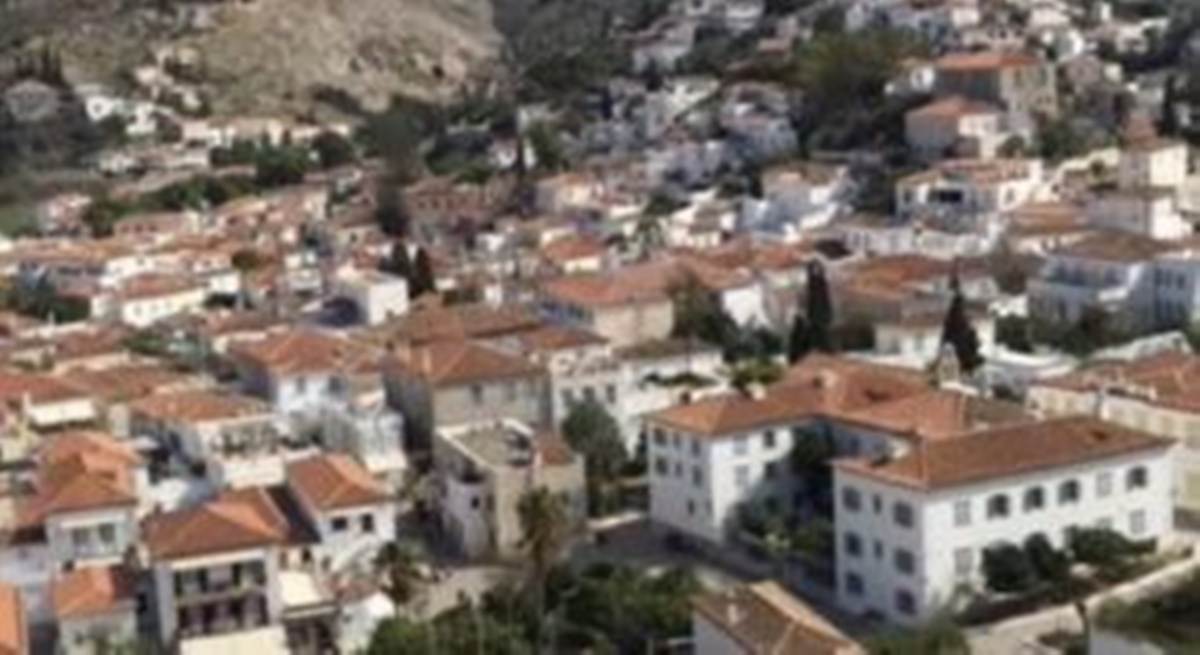 Ύδρα. Πώληση Μονοκατοικίας 220 Μ2.