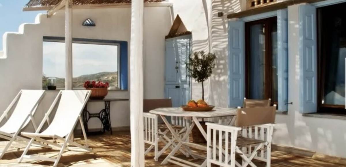 Αγ. Σώστης Τήνος. Πώληση Μονοκατοικίας 235 Μ2.