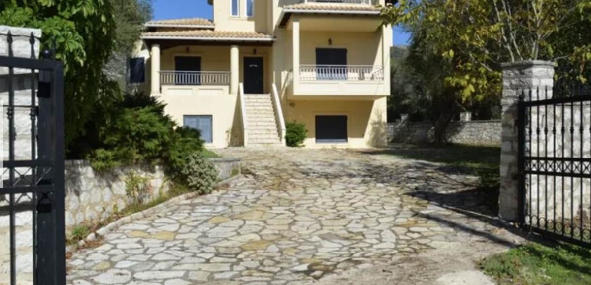 Σύβοτα. Πώληση Βίλας 330 Μ2.