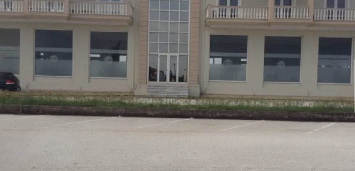 Πώληση  Επαγγελματικού Κτηρίου 1.200 Μ2, Πρέβεζα