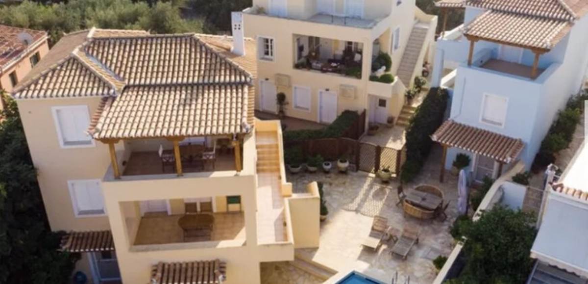 Σπέτσες. Πώληση Μεζονέτας  145 Μ2.