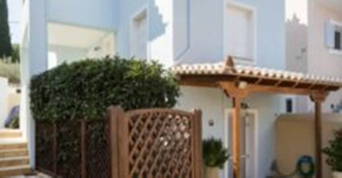 Σπέτσες. Πώληση Μεζονέτας  145 Μ2.