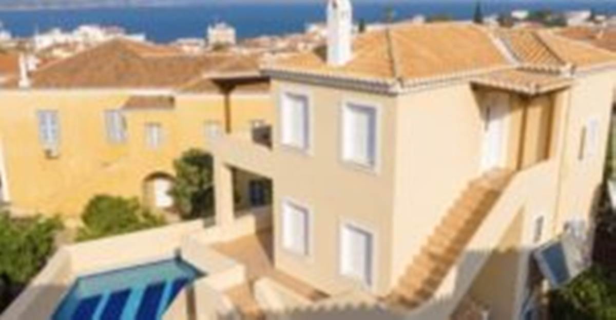 Σπέτσες. Πώληση Μεζονέτας 135 Μ2.