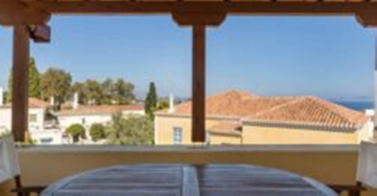 Σπέτσες. Πώληση Μεζονέτας 135 Μ2.