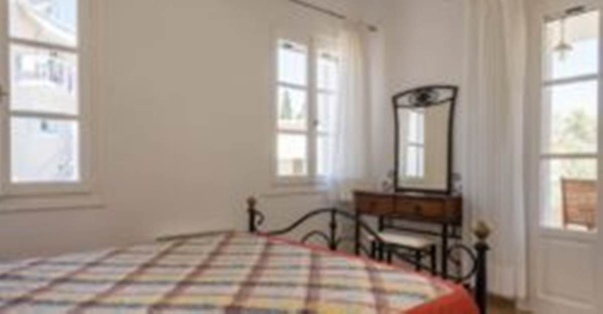 Σπέτσες. Πώληση Μεζονέτας 135 Μ2.