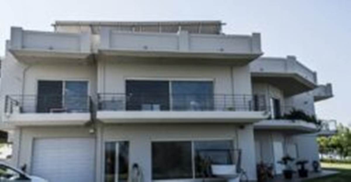 Πάτρα. Πώληση Μονοκατοικίας 400 Μ2.