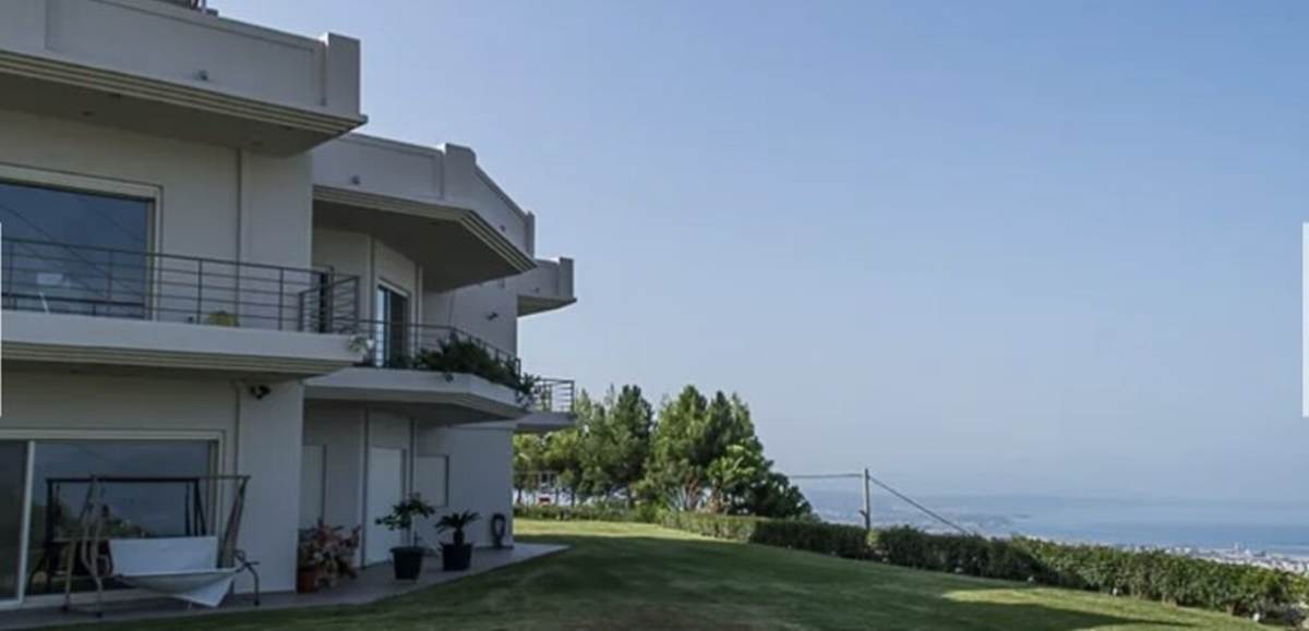 Πάτρα. Πώληση Μονοκατοικίας 400 Μ2.