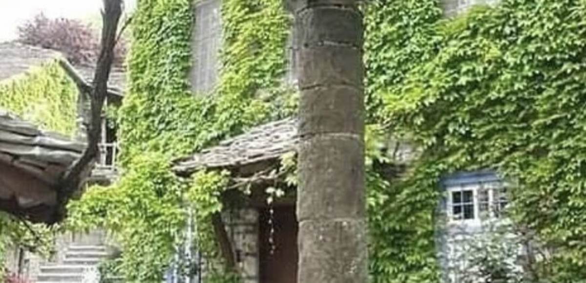 Πάπιγκο Ιωάννινα. Πώληση Ξενώνα 9 χώρων 580 Μ2.