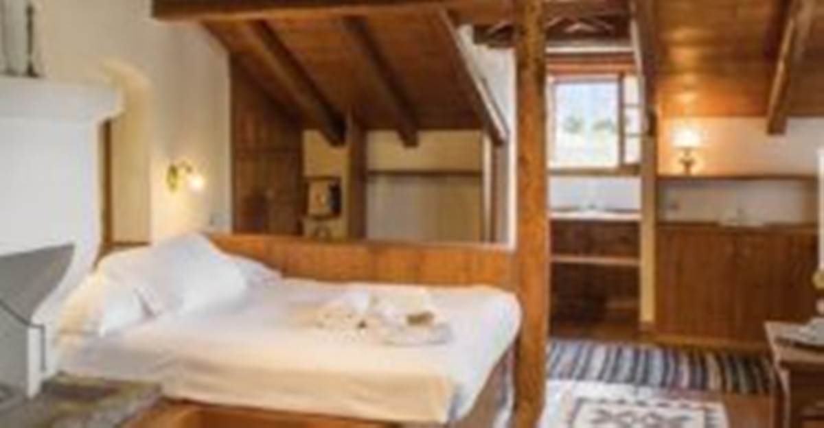 Πάπιγκο Ιωάννινα. Πώληση Ξενώνα 9 χώρων 580 Μ2.