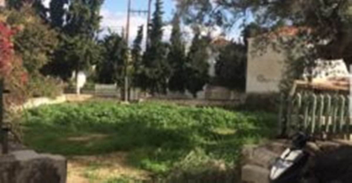 Σπέτσες. Πώληση Οικοπέδου 600 Μ2 ( 2 Χ 300 Μ2)