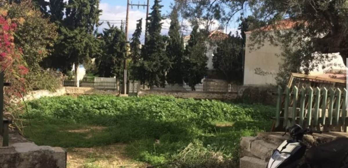 Σπέτσες. Πώληση Οικοπέδου 600 Μ2 ( 2 Χ 300 Μ2)