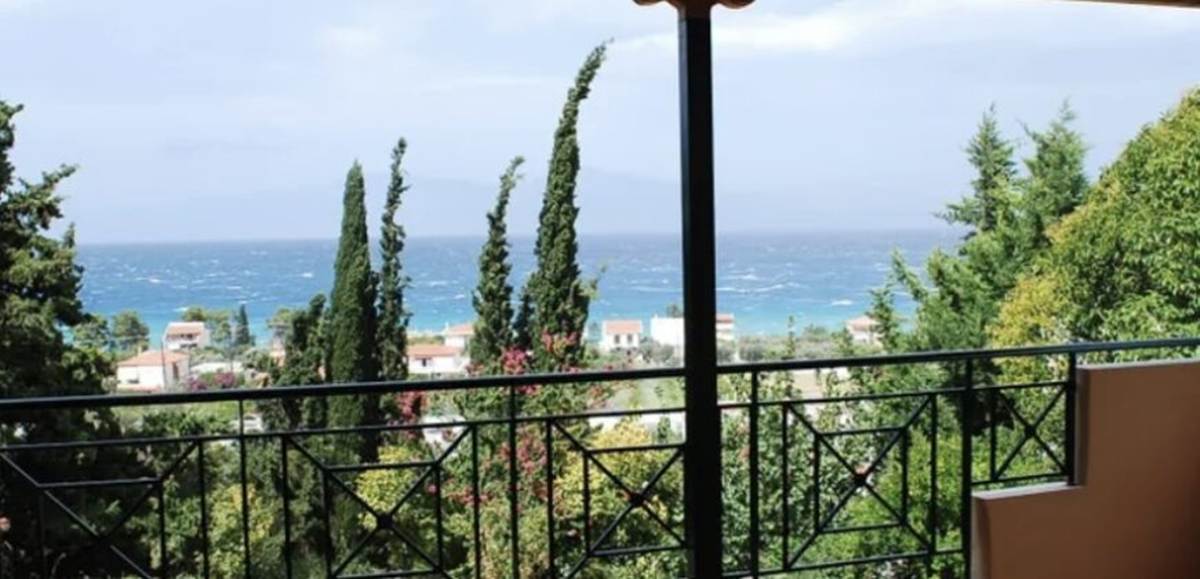 Ξυλόκαστρο. Πώληση Μεζονέτας 240 Μ2.