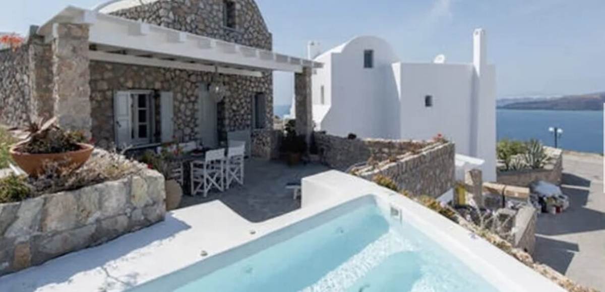 Ακρωτήρι Σαντορίνης. Πώληση Βίλας 112 Μ2.