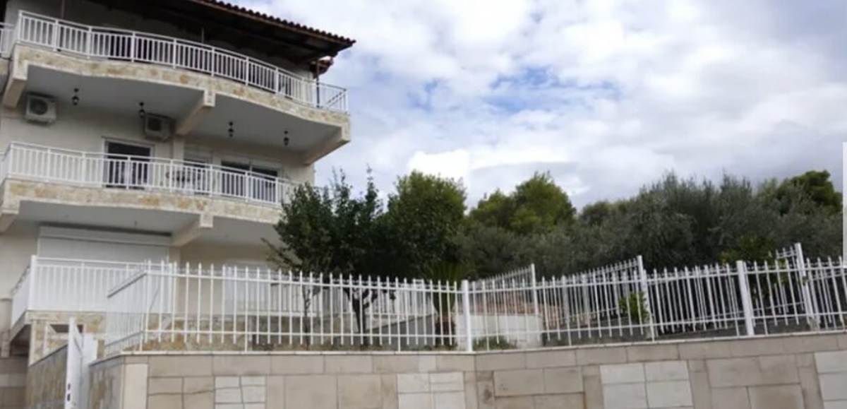 Σαρωνικός Κορινθίας. Πώληση Μονοκατοικίας 345 Μ2.