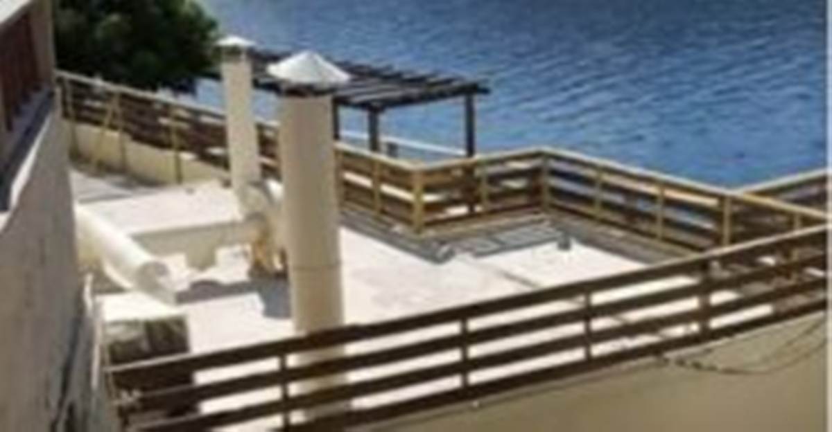 Βαθύ Σάμου. Πώληση Κτηρίου 640 Μ2.