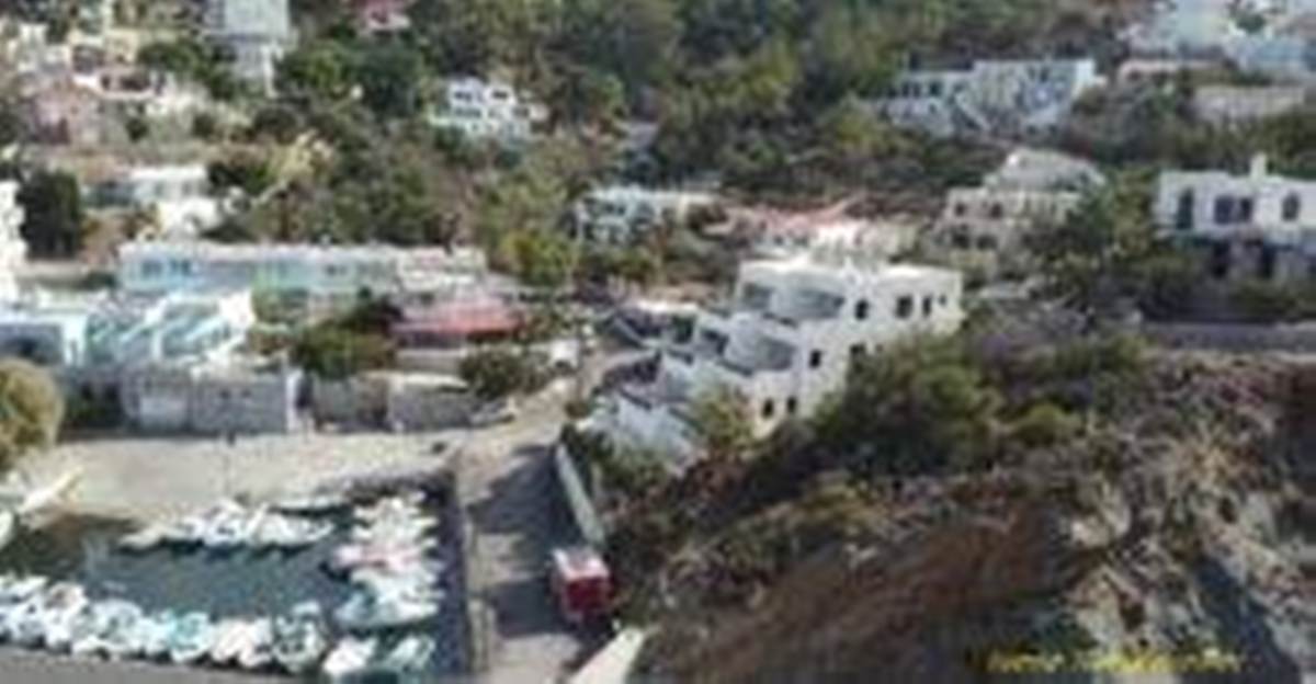 Κάλυμνος Μυρτιές. Πώληση Ξενοδοχείου 210 Μ2.