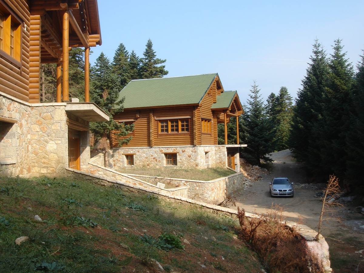 Επτάλοφο Φωκίδας. Θέση Δόκανο Παρνασσού.  Πώληση Ξύλινης Βίλας Σαλέ  225 Μ2.