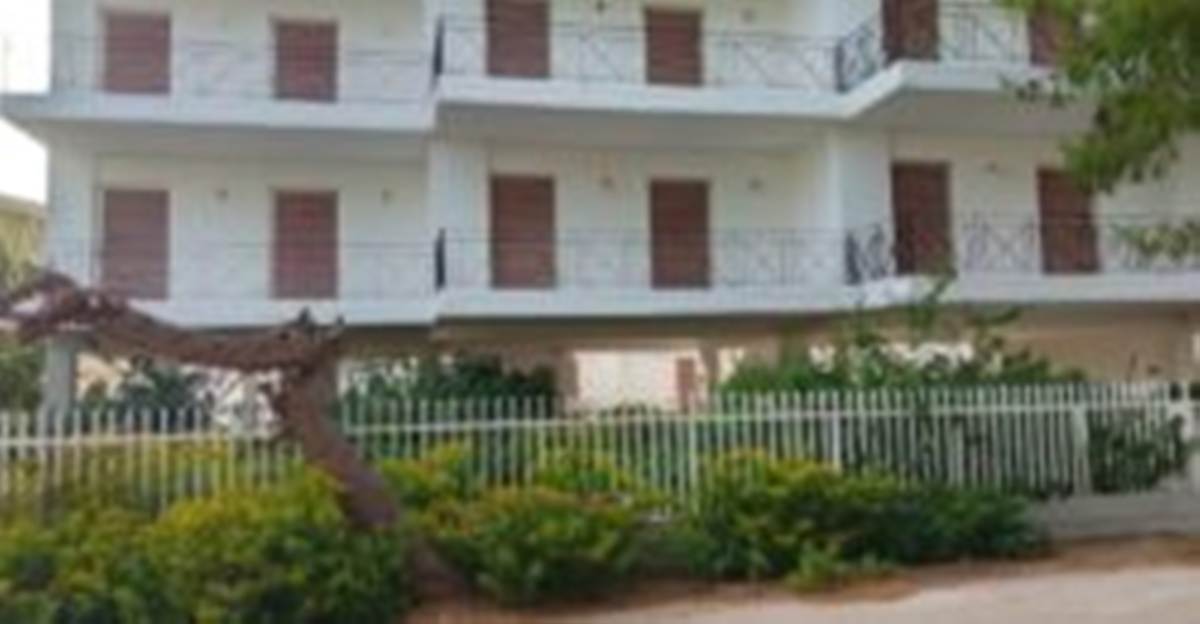 Σούνιο. Πώληση αυτοτελούς κτιρίου εξοχικών κατοικιών.
