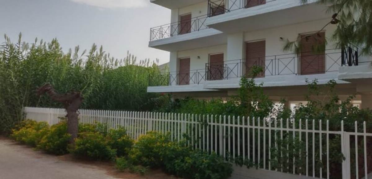 Σούνιο. Πώληση αυτοτελούς κτιρίου εξοχικών κατοικιών.