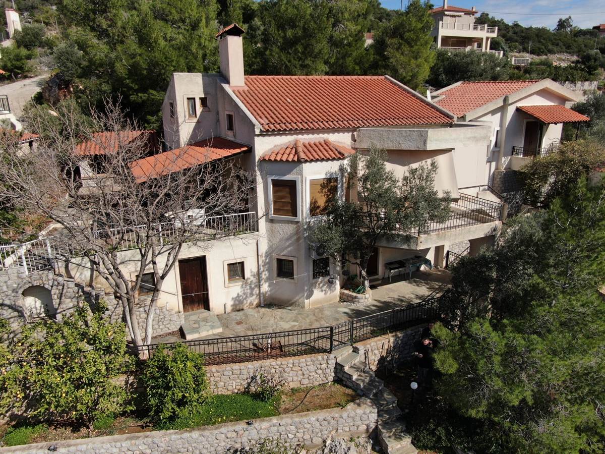 Κορινθία, Πευκάλι.  Πώληση Μονοκατοικίας 313 Μ2.