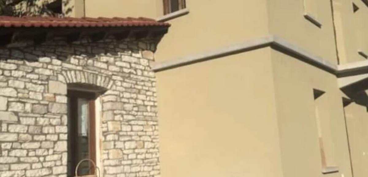 Καρπενήσι. Πώληση Πολυτελούς Μονοκατοικίας 220 Μ2.