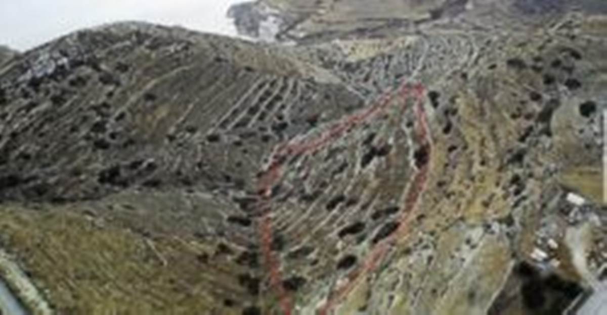 Φολέγανδρος, Παραλία Αγκάλης.  Πώληση Αγροτεμαχίου 15.116 Μ2.