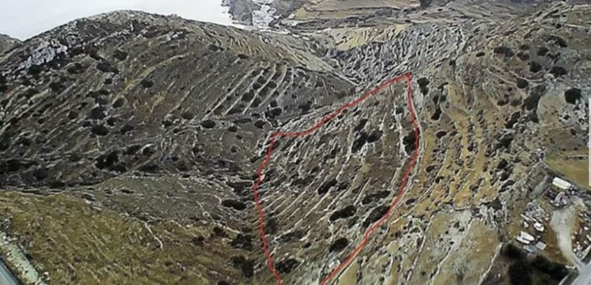 Φολέγανδρος, Παραλία Αγκάλης.  Πώληση Αγροτεμαχίου 15.116 Μ2.