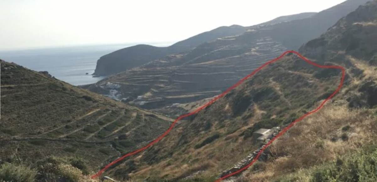 Φολέγανδρος, Παραλία Αγκάλης.  Πώληση Αγροτεμαχίου 15.116 Μ2.