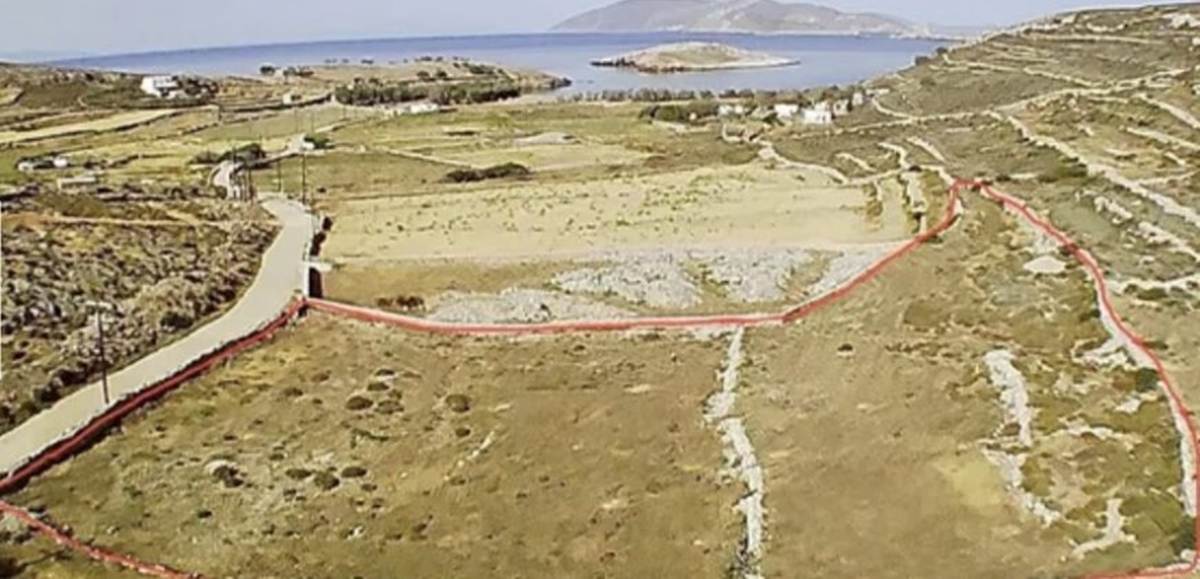 Φολέγανδρος, Λιβάδι.  Πώληση Αγροτεμαχίου 5.287 Μ2.