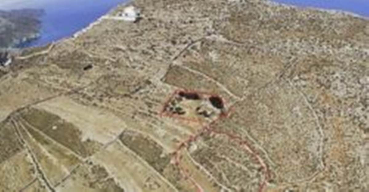 Φολέγανδρος, Χώρα.  Πώληση Αγροτεμαχίου 5.100 Μ2.