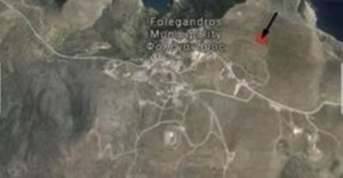 Φολέγανδρος, Χώρα.  Πώληση Αγροτεμαχίου 5.100 Μ2.