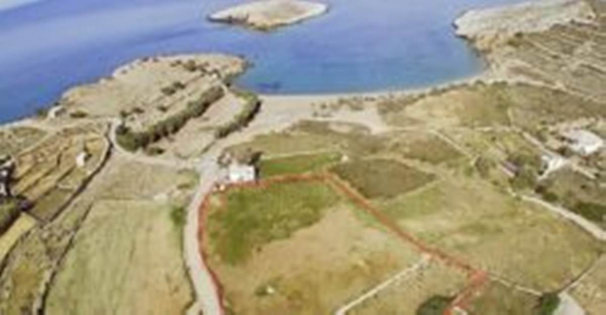 Φολέγανδρος, Παραλία Λιβάδι.  Πώληση Αγροτεμαχίου 6.735 Μ2.