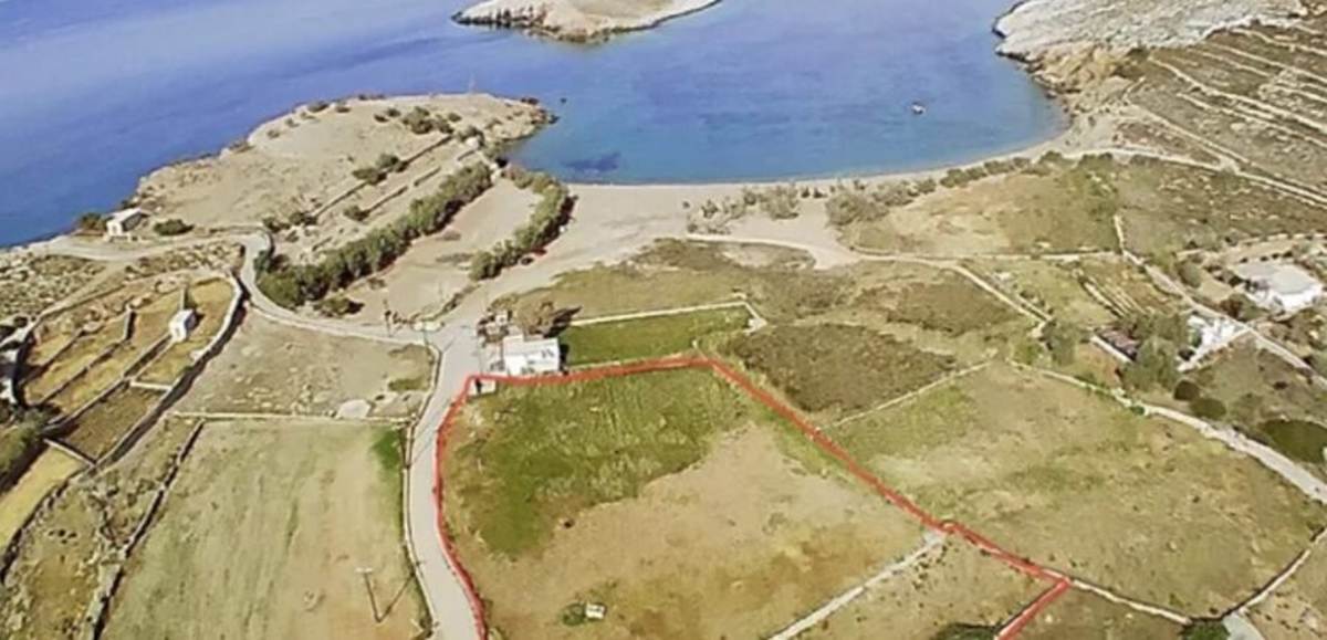 Φολέγανδρος, Παραλία Λιβάδι.  Πώληση Αγροτεμαχίου 6.735 Μ2.