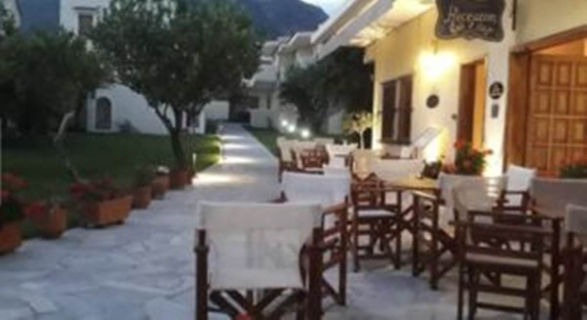 Σπηλιά Φωκίδας. Πώληση Ξενοδοχειακού Συγκροτήματος 685 Μ2.