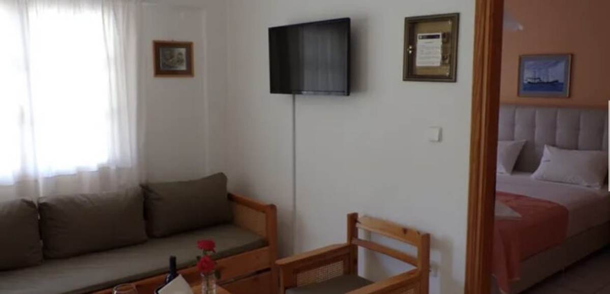 Σπηλιά Φωκίδας. Πώληση Ξενοδοχειακού Συγκροτήματος 685 Μ2.