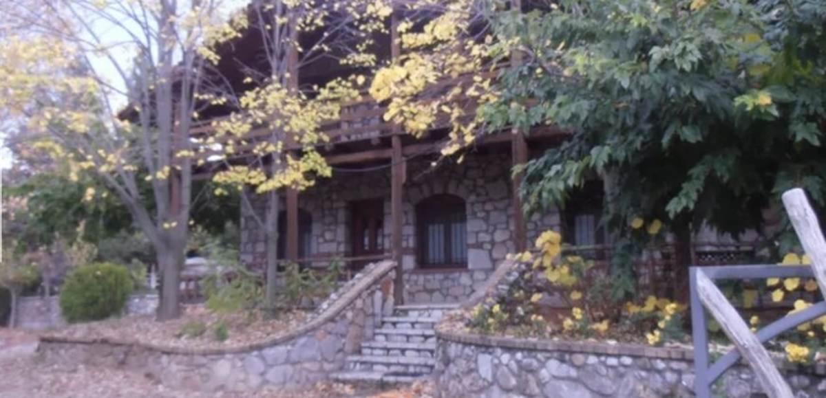 Πολύδροσο Φωκίδας. Πώληση 2 Μονοκατοικιών 224 Μ2.