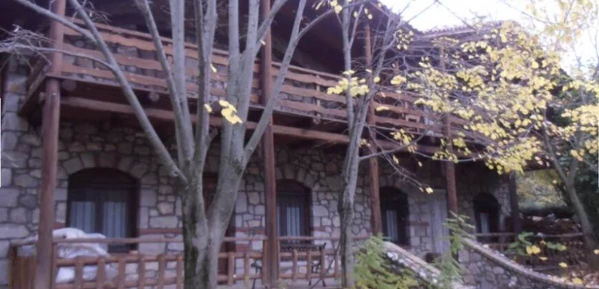 Πολύδροσο Φωκίδας. Πώληση 2 Μονοκατοικιών 224 Μ2.