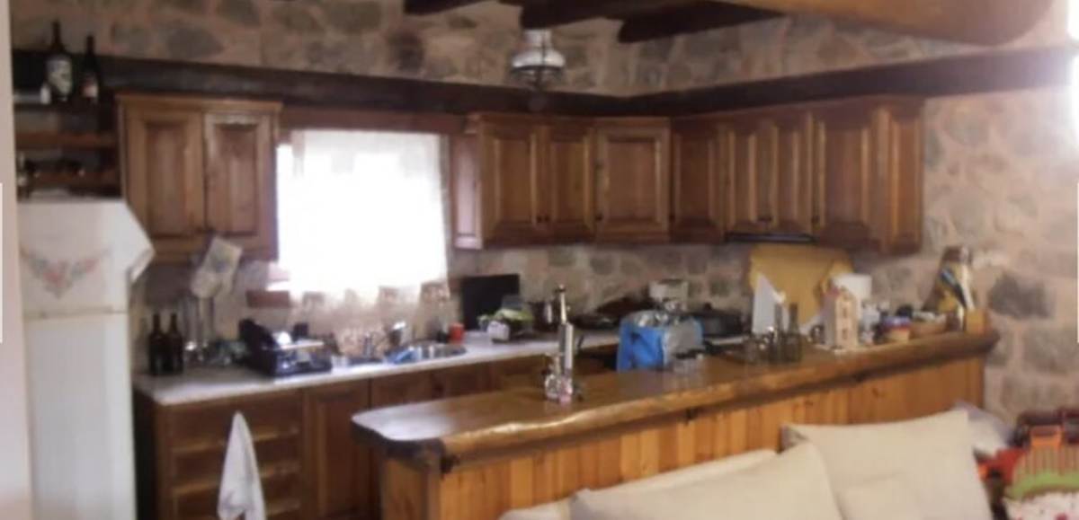 Πολύδροσο Φωκίδας. Πώληση 2 Μονοκατοικιών 224 Μ2.