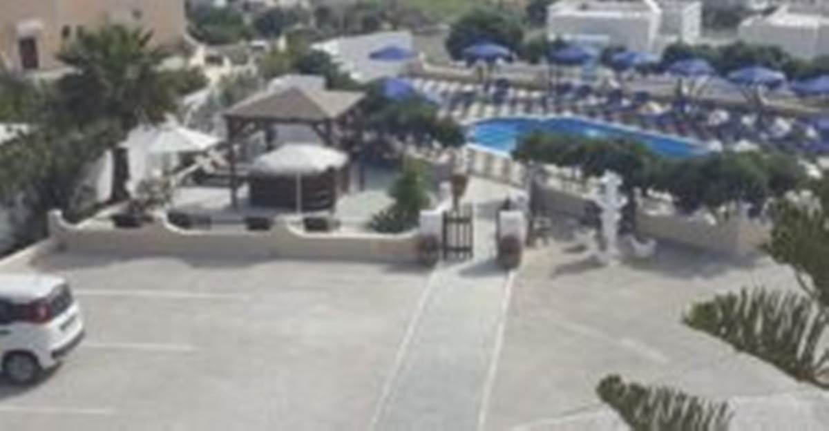 Σαντορίνη. Πώληση Ξενοδοχείου 500 Μ2, 13 δωματίων.