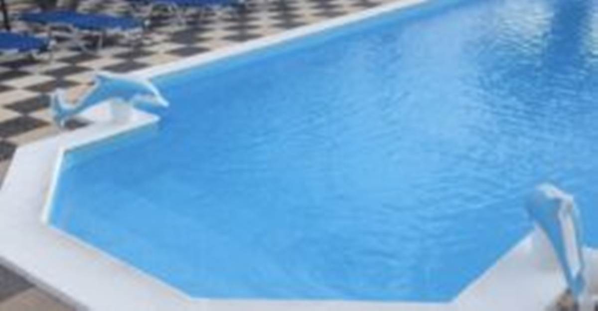 Σαντορίνη. Πώληση Ξενοδοχείου 500 Μ2, 13 δωματίων.