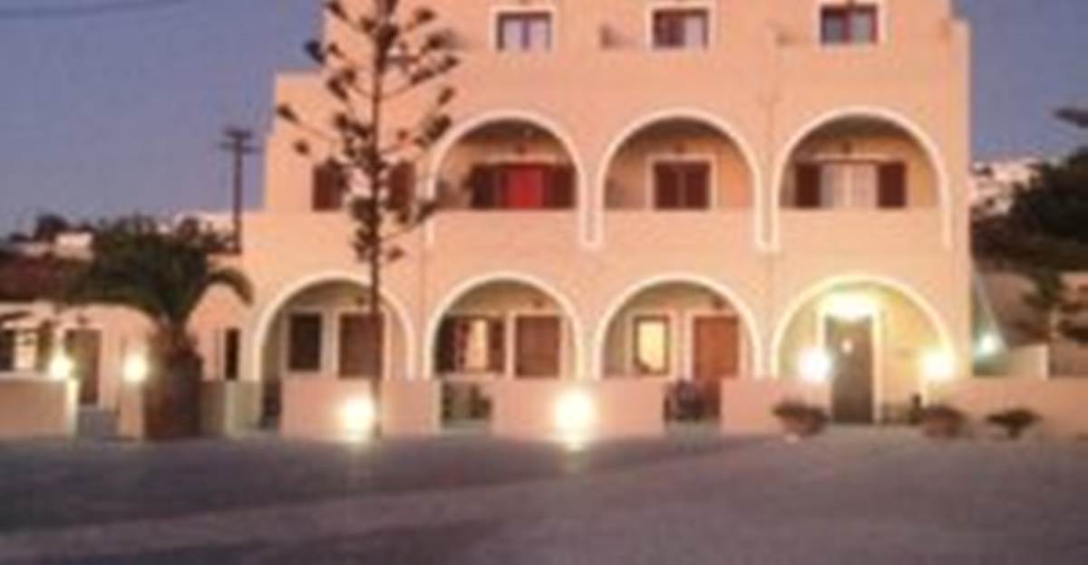 Σαντορίνη. Πώληση Ξενοδοχείου 500 Μ2, 13 δωματίων.