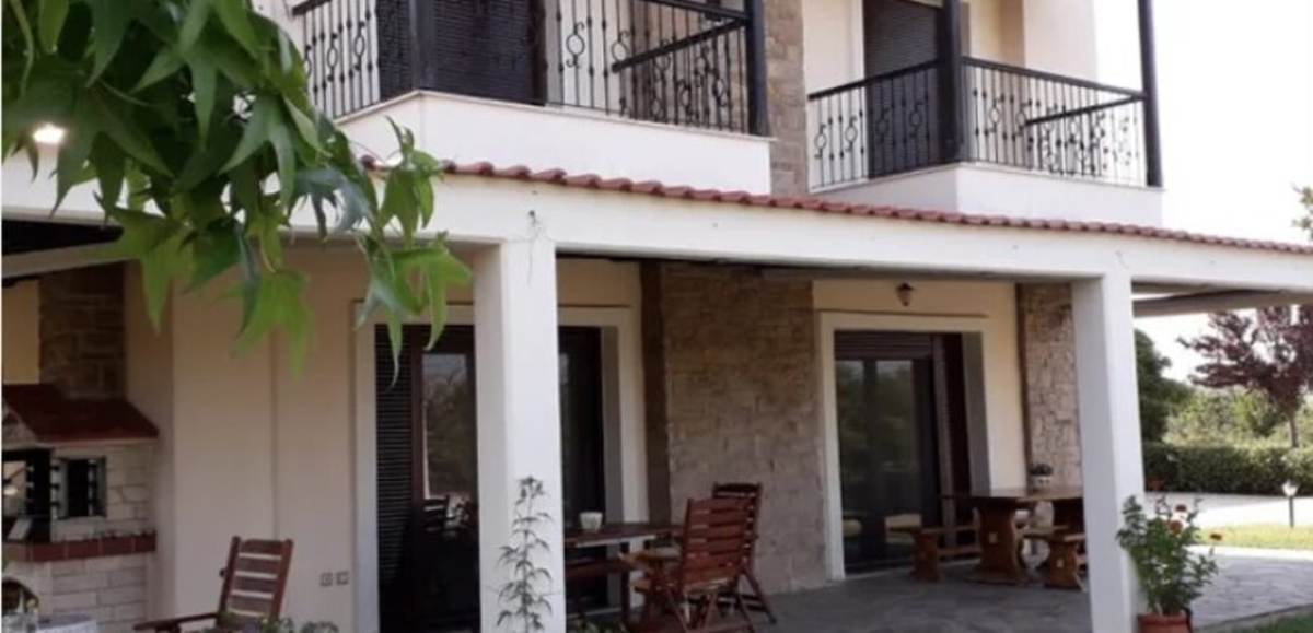 Λαγκαδίκια Θεσ/νικης. Πώληση Βίλας 260 Μ2.