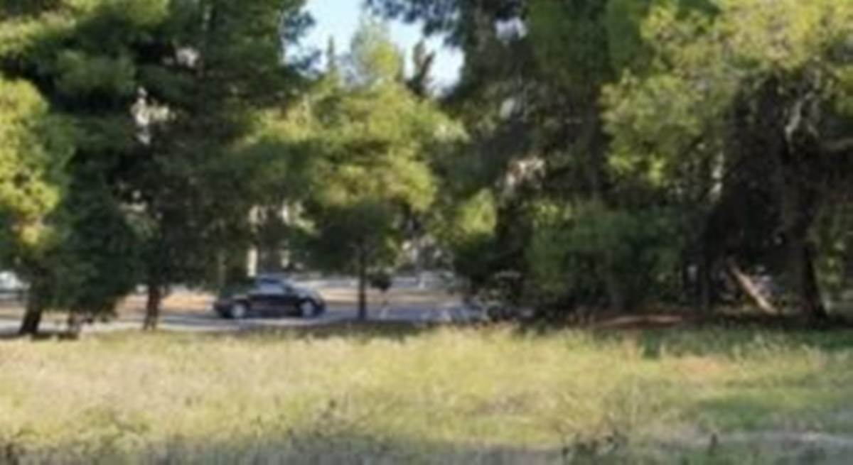 Βουλιαγμένη, Καβούρι. Πώληση Οικοπέδου 860 Μ2.