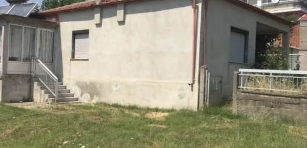 Ορεστιάδα. Πώληση Οικοπέδου 1.000 Μ2 με 2 κατοικίες.