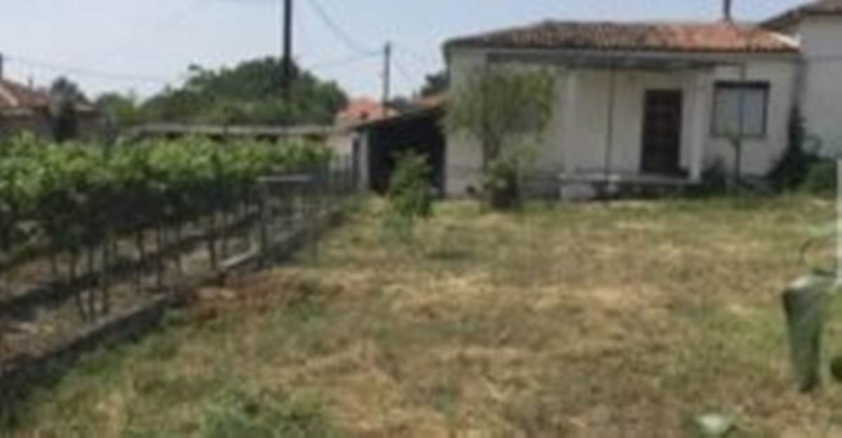 Ορεστιάδα. Πώληση Οικοπέδου 1.000 Μ2 με 2 κατοικίες.