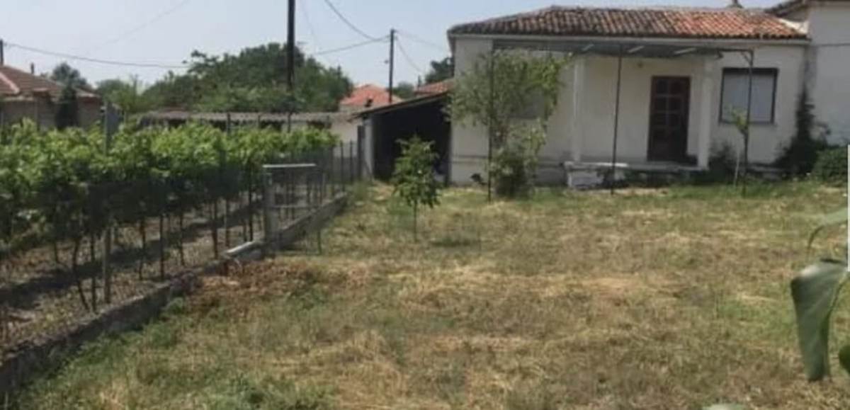 Ορεστιάδα. Πώληση Οικοπέδου 1.000 Μ2 με 2 κατοικίες.