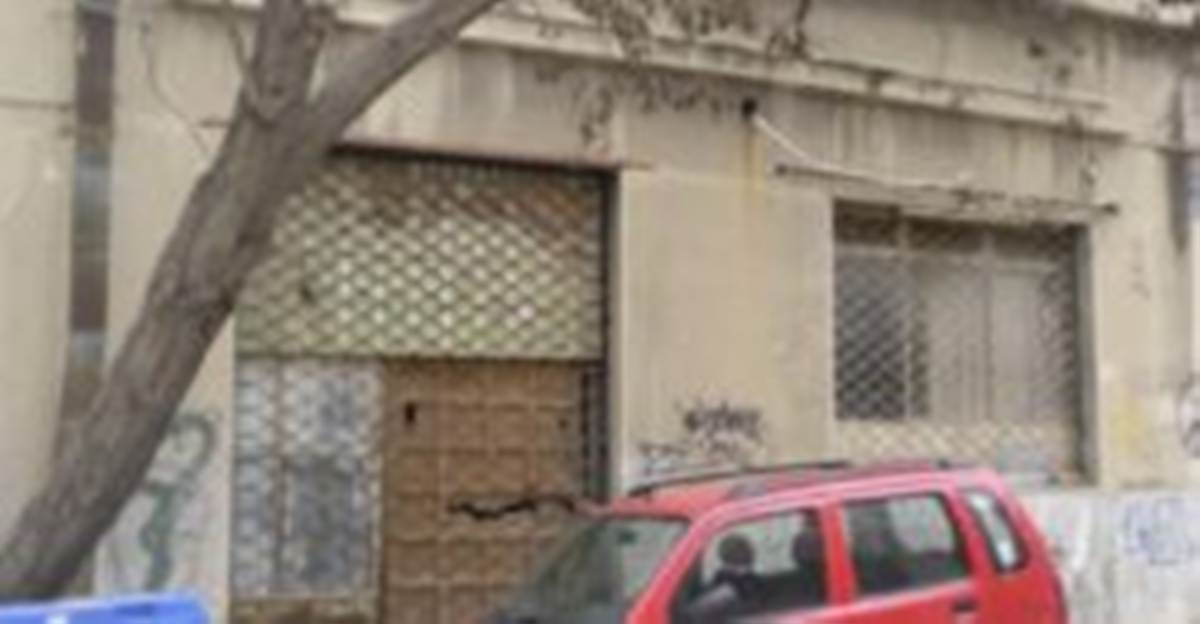 Αθήνα Πλατεία Αττικής. Πώληση αποθήκης 735 Μ2.