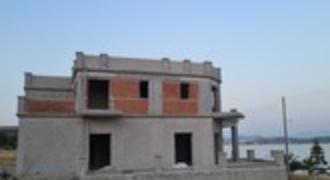 Σαλαμίνα, Αγ. Ιωάννης. Πώληση Ημιτελούς Κτιρίου 645 Μ2.