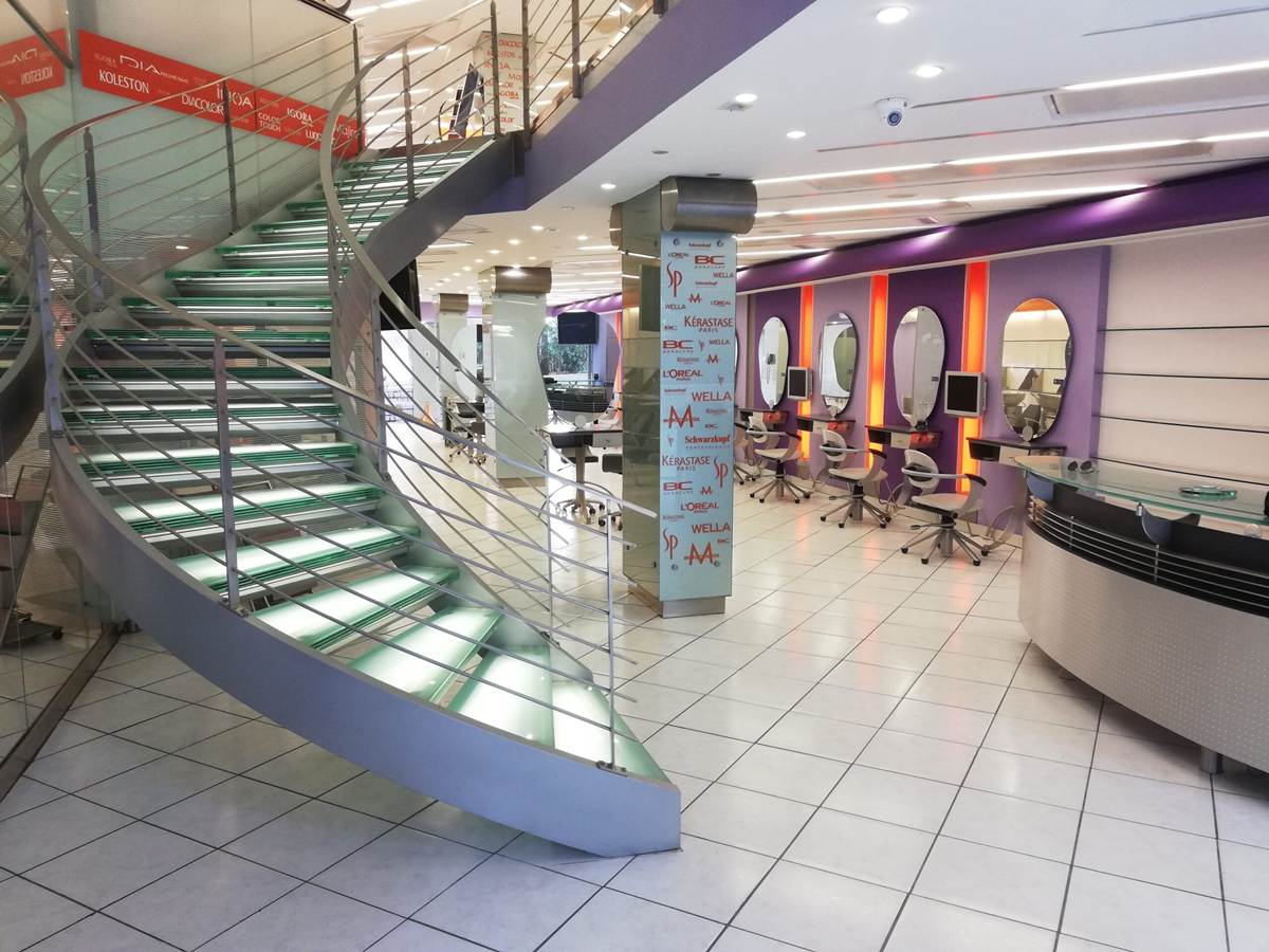 Πύργος Αθηνών. Πώληση Καταστήματος 415 Μ2.